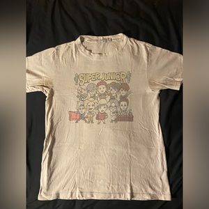 K-POP White Graphic T-Shirt!